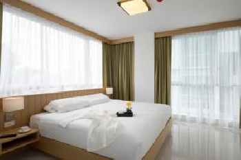 Modern Thai Suites Hotel 201