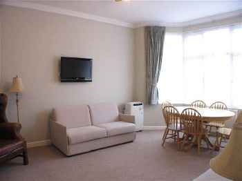 Beautiful 1 BR on Willesden Green