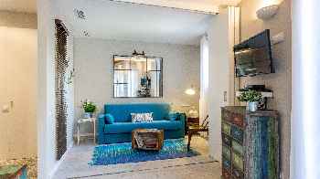 UD Apartments - Vintage Suite Principal with Balcony (1BR) - MID TERM RENTALS