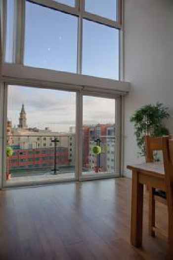 CITY CENTRE APARTMENT with Free Secure Underground Parking 201