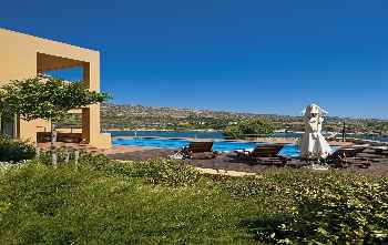 Luxurious Seafront Villa With Pool, Sauna 200m...