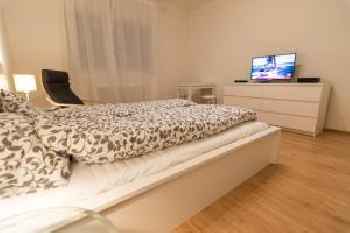 Modern Apartment at Rathaus 201