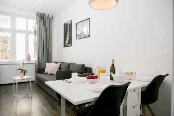 Bright and Charming Apartment Close to the Center