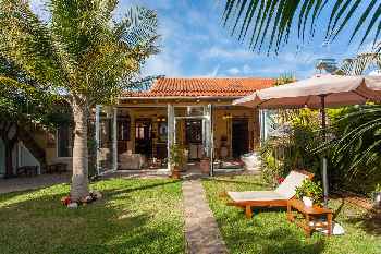 Only 2 min walk to the Old Town of Chania!