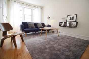 Updated Wicker Park 2BR with Courtyard by Zencity 201