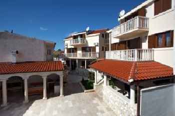 Apartments Tisno 201