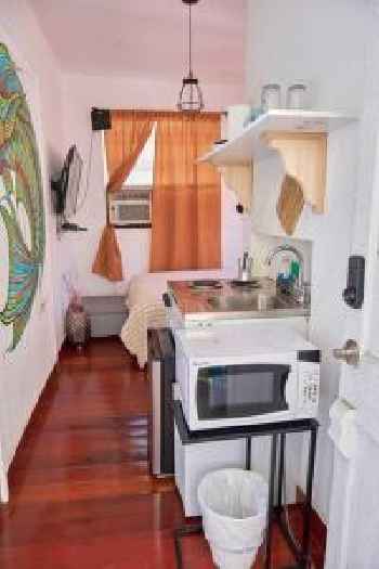 Migue´s Tiny Miami Alcove 201