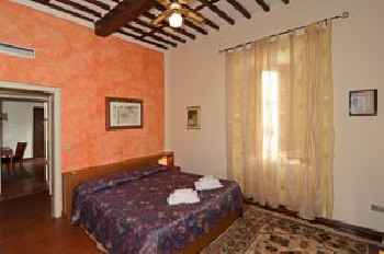 Tuscan Sun Holiday Apartments 201