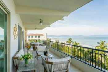 Hear the waves! Beachfront condo with large terrace , Playa Royale 201