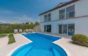 Luxury Villa Lavanda with Pool and Sauna 213
