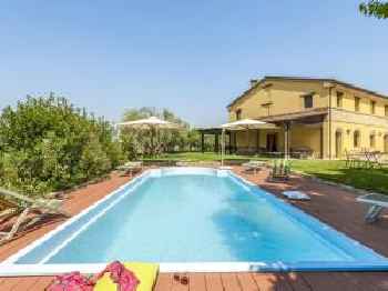 Lush Villa in Montefano with Private Pool 213
