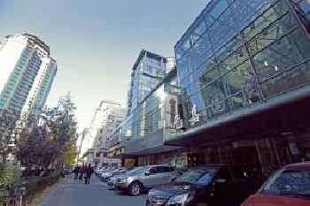 Yiyang City Center Apartment