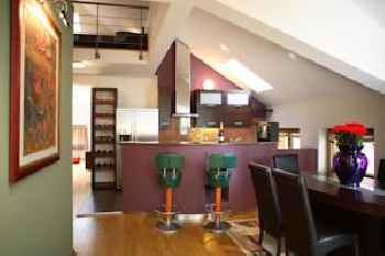 Queen\'s Apartments 201